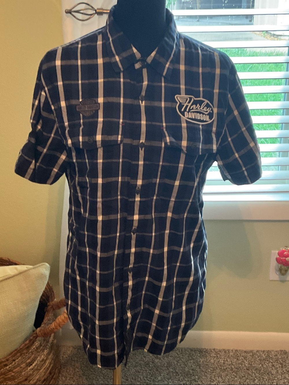 Men’s Size Medium Harley Davidson Button Down, Great Condition!